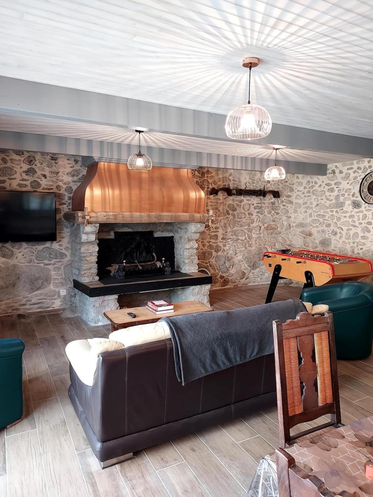 Maison De Village Au Pied Des Pyrenees Marignac  Eksteriør billede